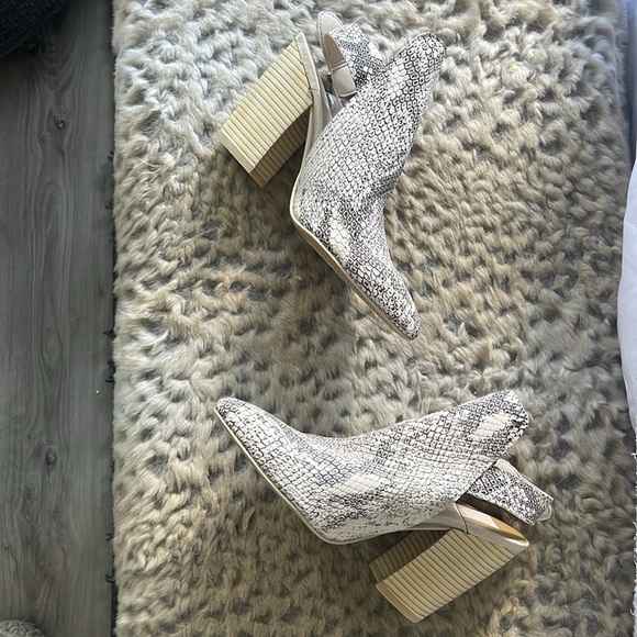 🐍 BNWOB Dolce Vita Booties - Picture 5 of 7